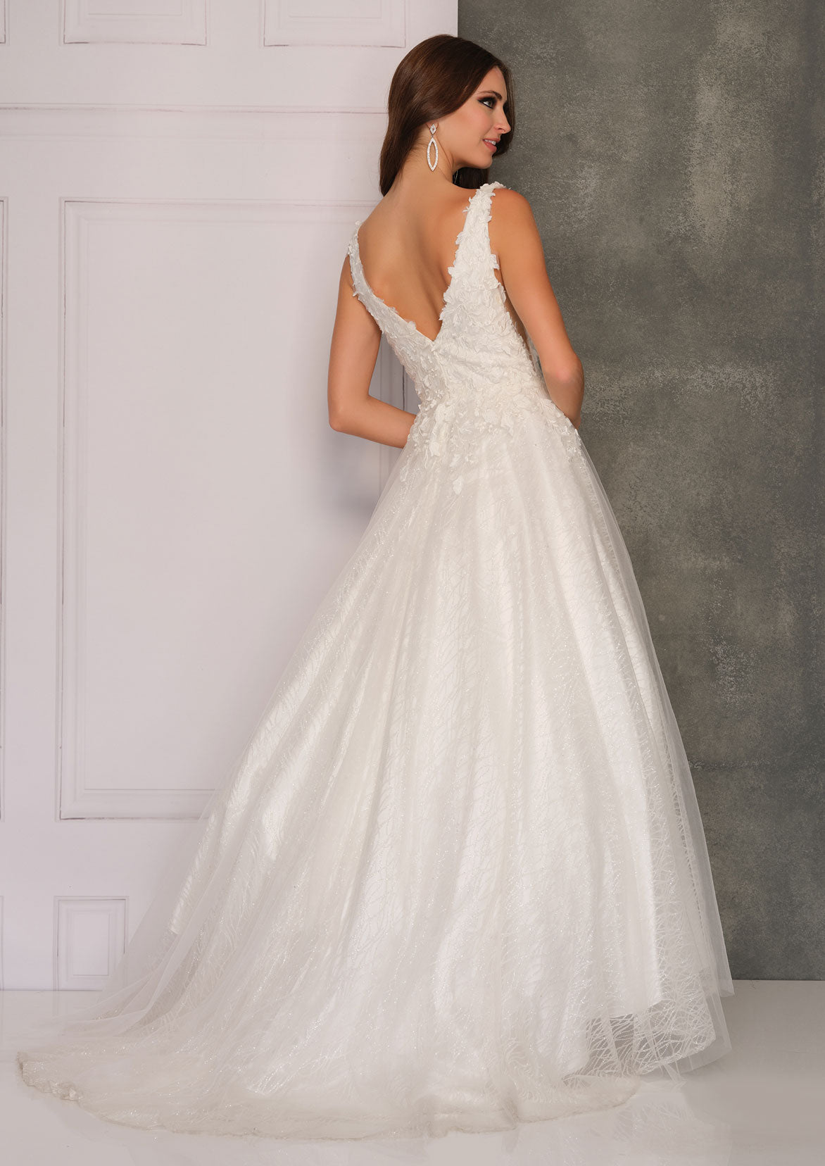 A-LINE WEDDING DRESS WITH 3D LEAF MOTIF PLUS SIZE