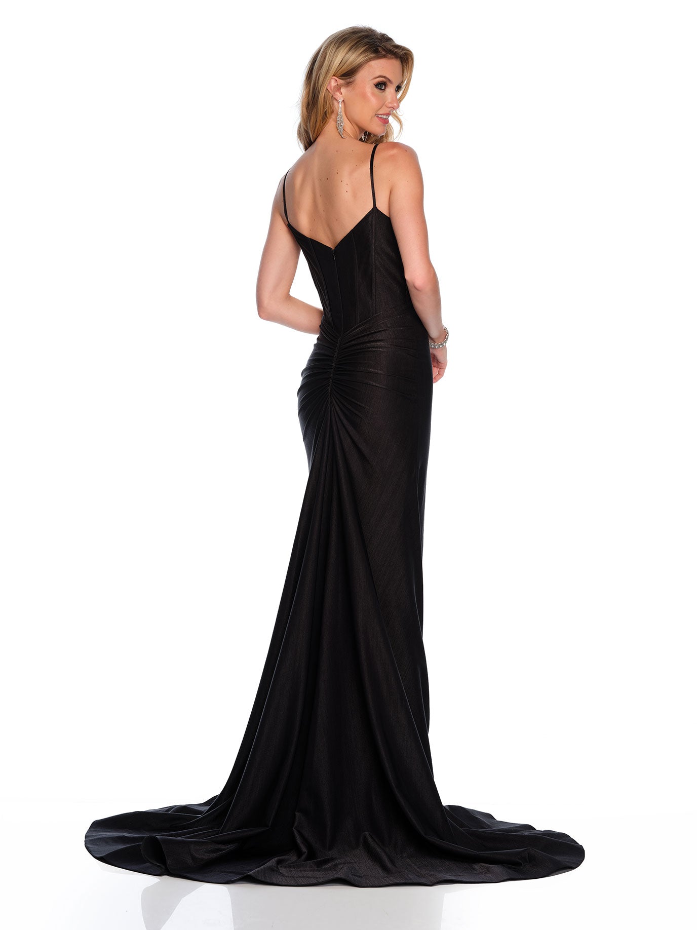 FITTED GOWN WITH SWEEPING TRAIN