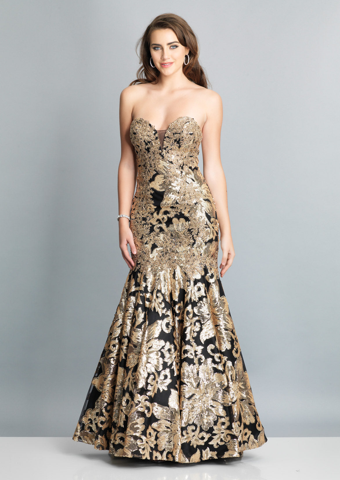 INTRICATE PATTERNED MERMAID WEDDING DRESS