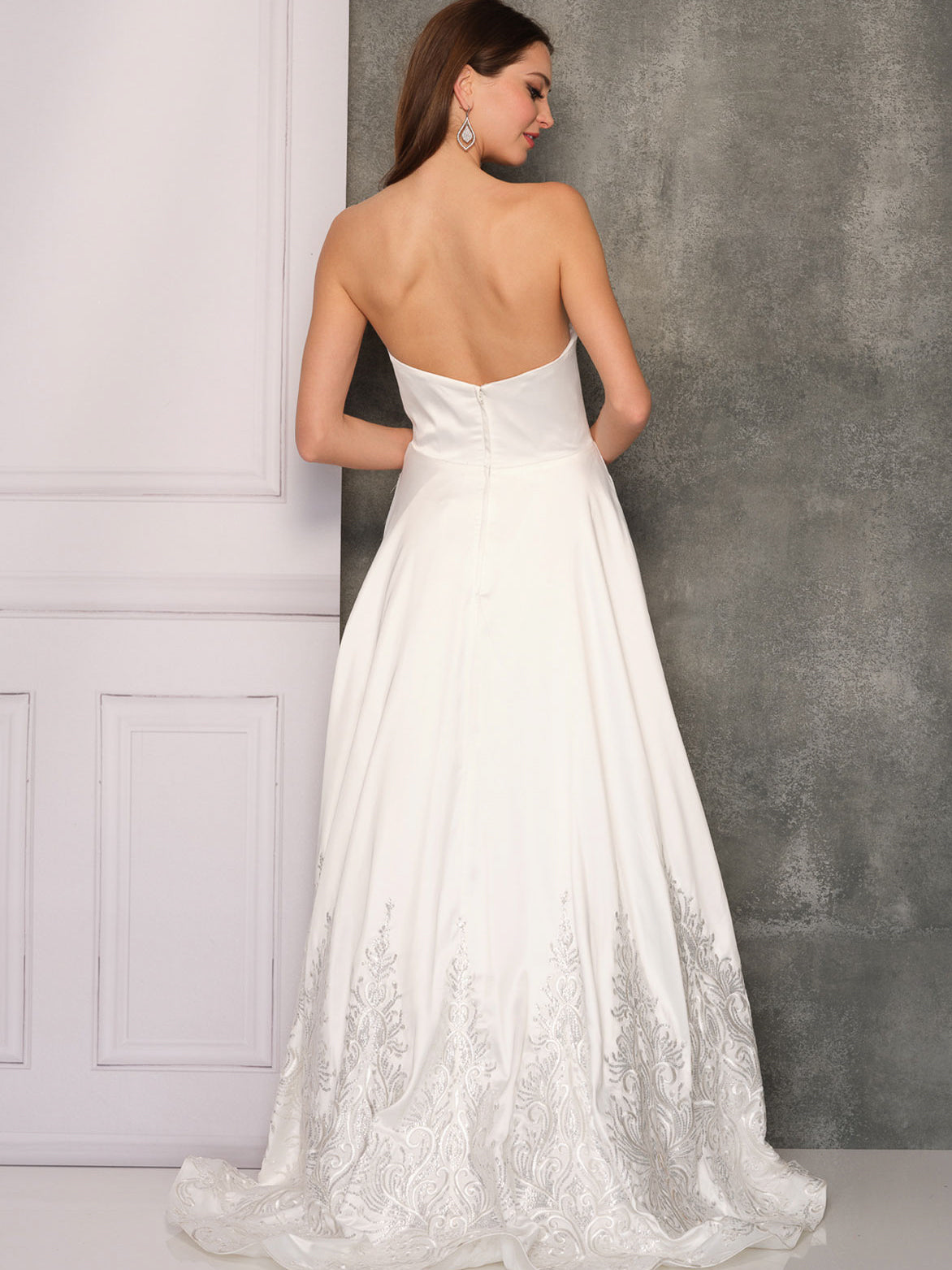 STRAPLESS BOTTOM TRIM A-LING WEDDING GOWN