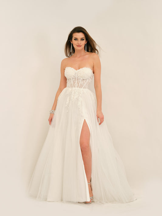 SLEEVELESS SWEETHEART LACE BODICE WEDDING GOWN