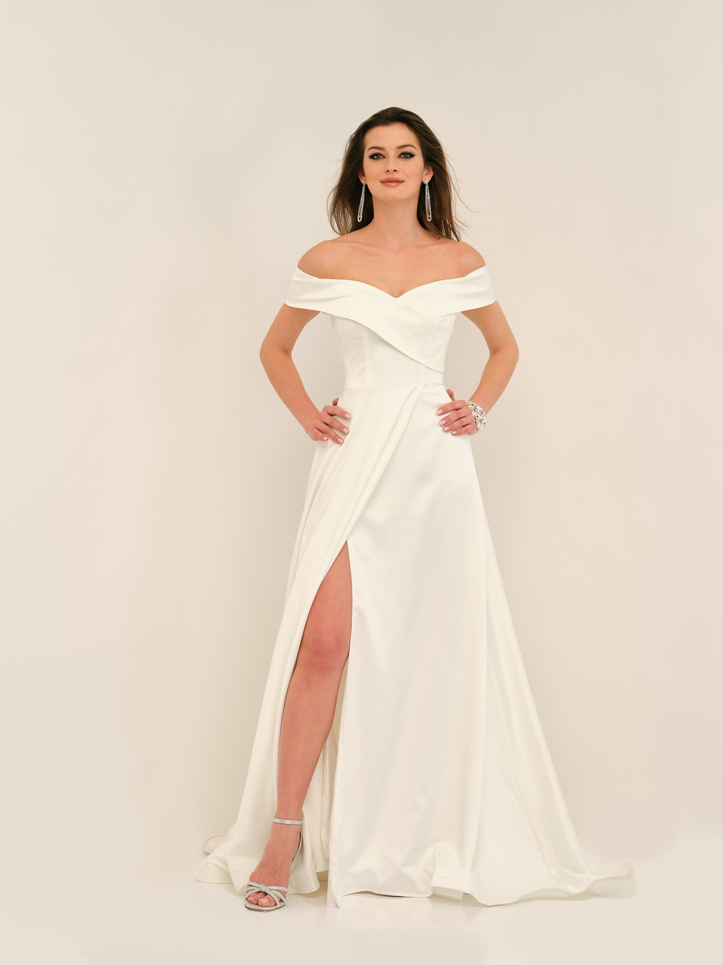 OFF-SHOULDER SLEEVE LONG WEDDING GOWN