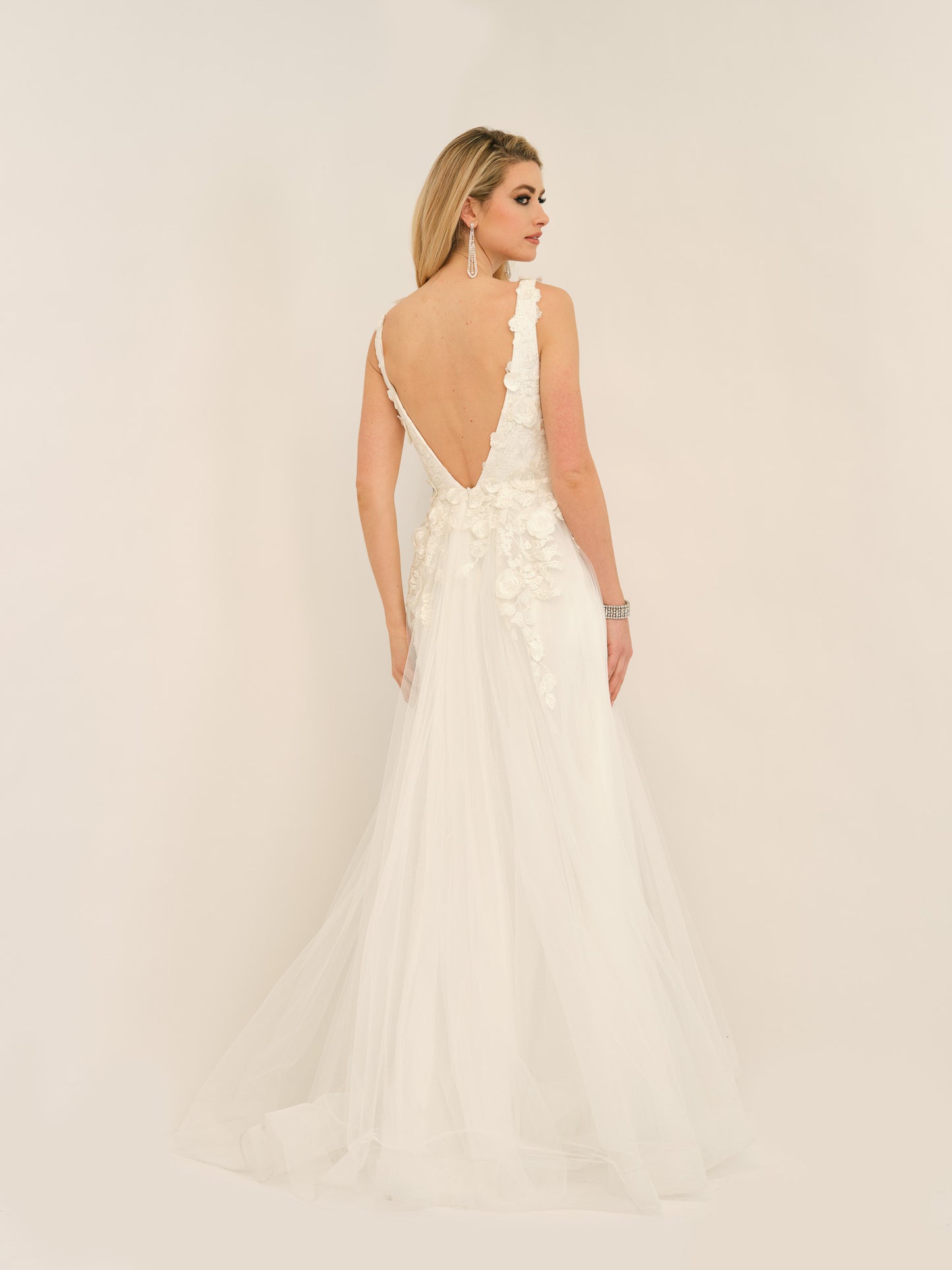 TULLE WEDDING DRESS WITH FLORAL 3D APPLIQUES
