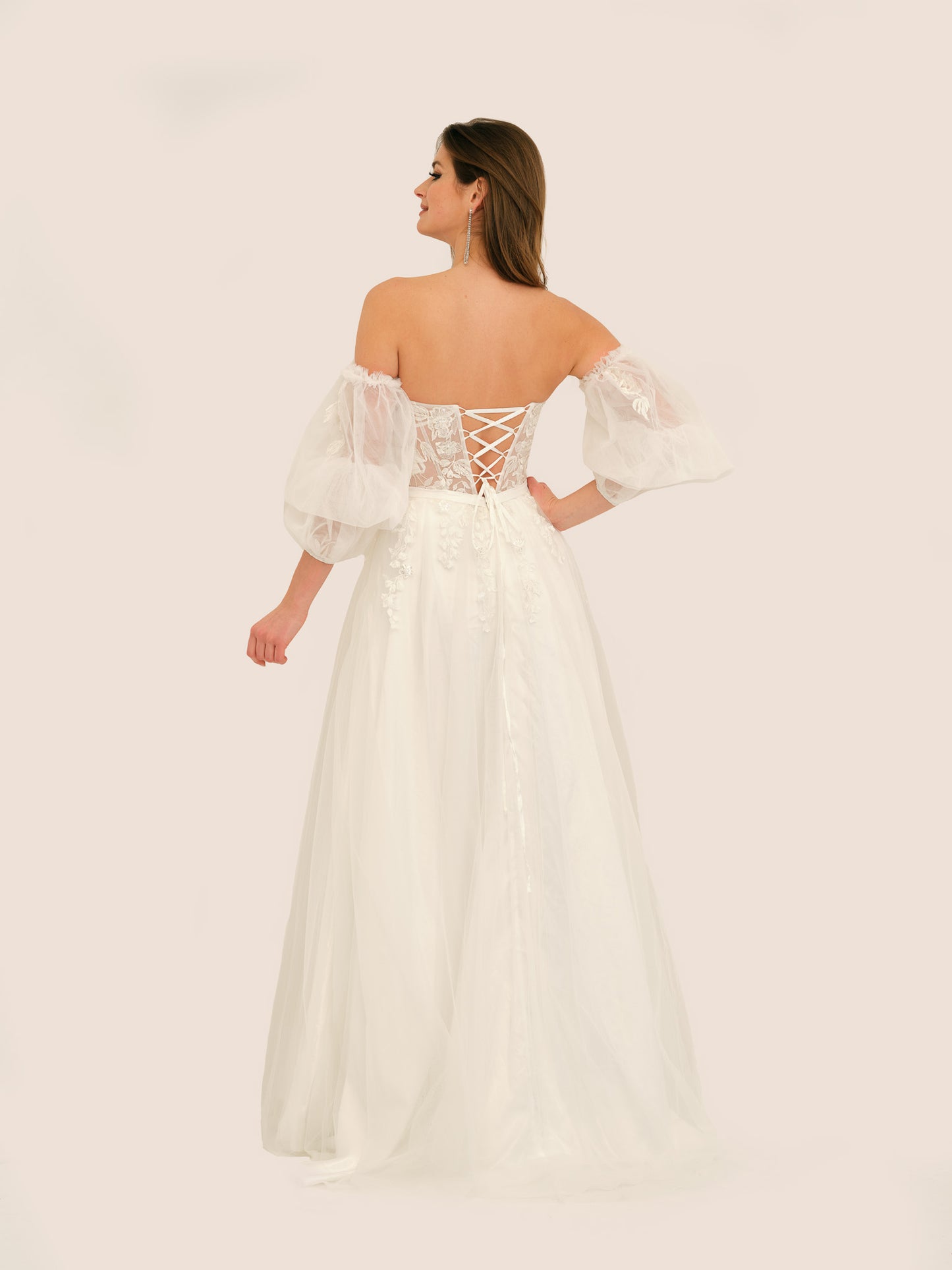 HEART SHAPED BODICE WITH SLEEVES WEDDING DRESS