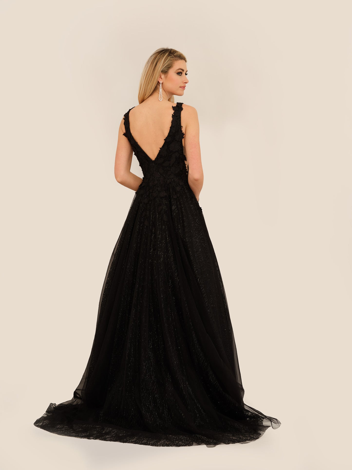 MESH AND LEAF DETAILED BACKLESS A-LINE GOWN