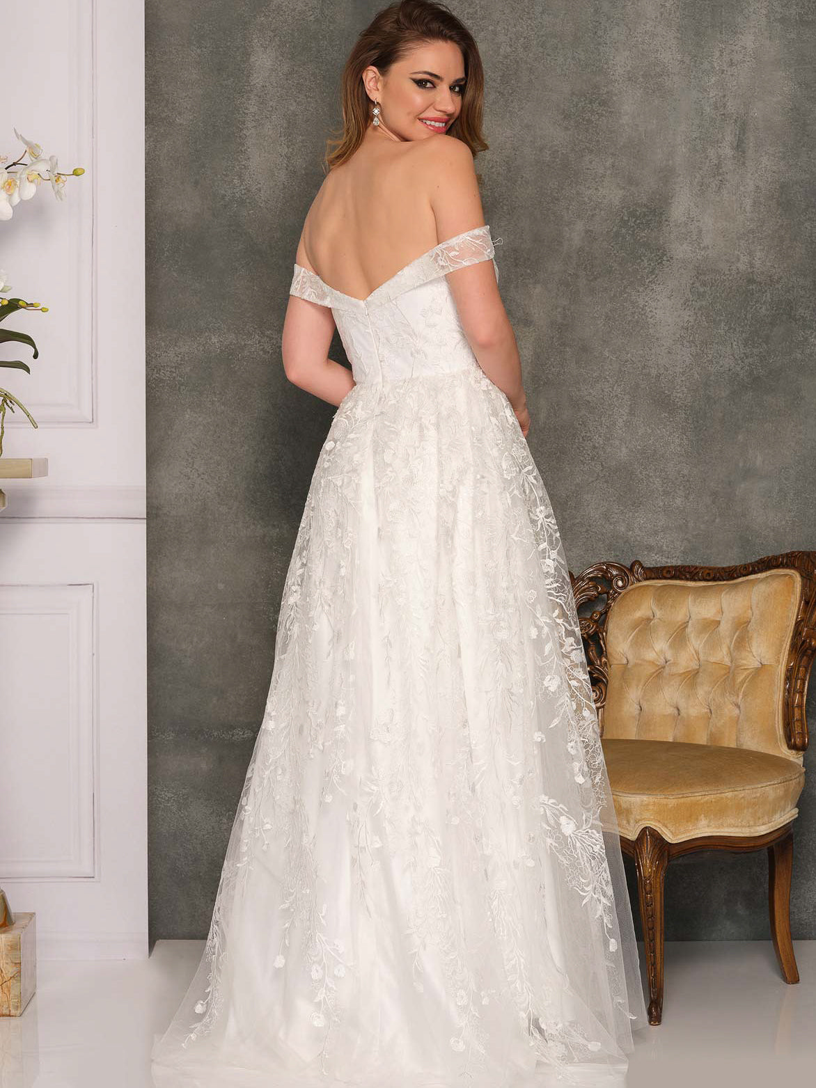 SWEETHEART OFF-SHOULDER LAYERED WEDDING GOWN