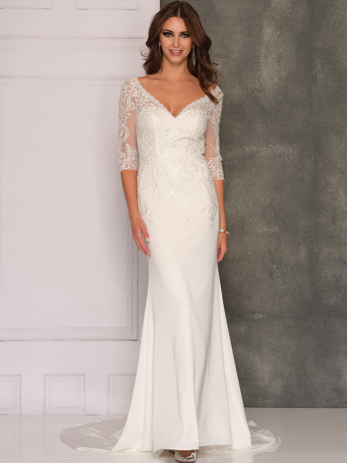 LACE QUARTER SLEEVE TRUMPET WEDDING GOWN
