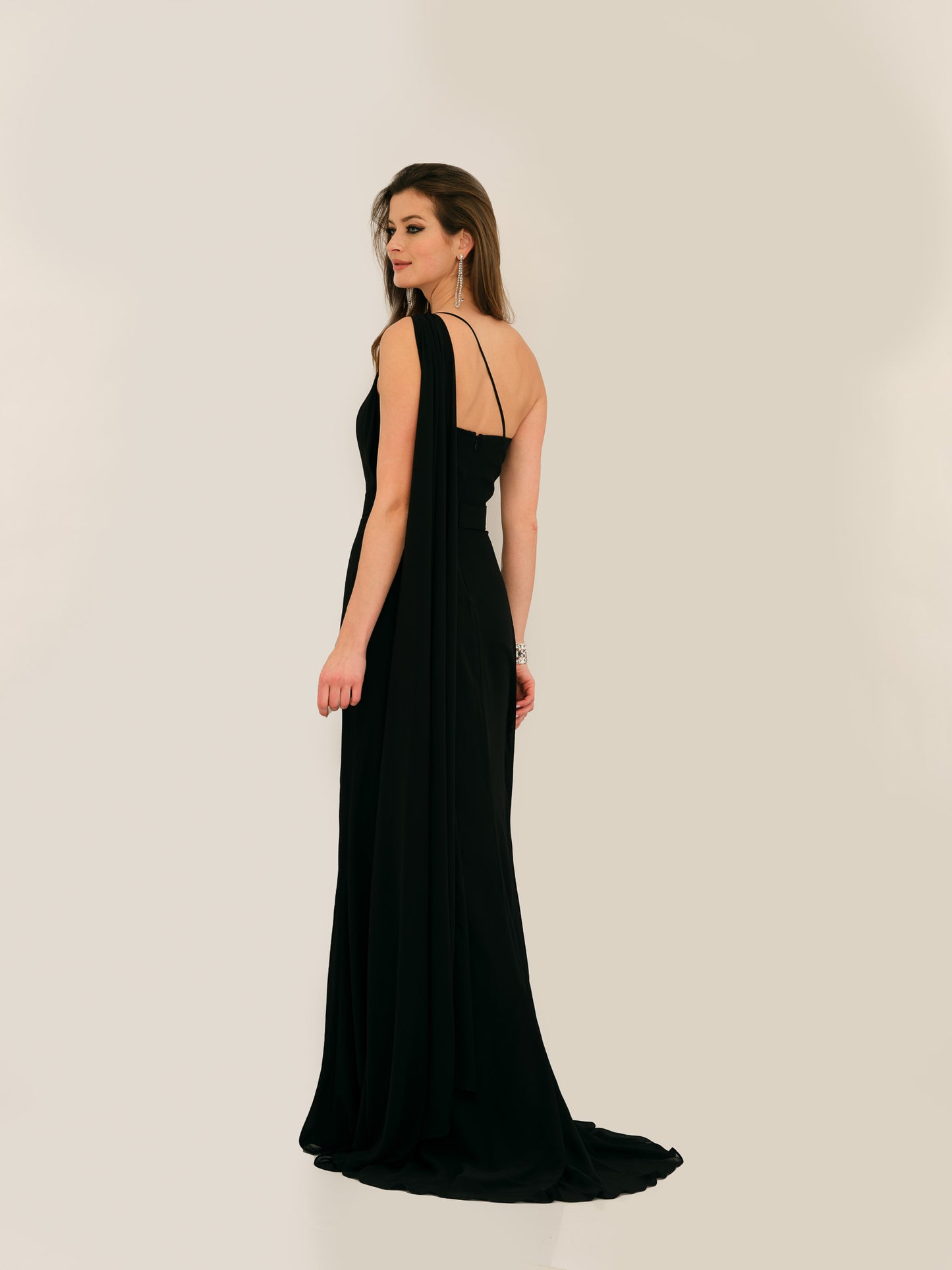 KNOTTED ONE SHOULDER CAPE GOWN